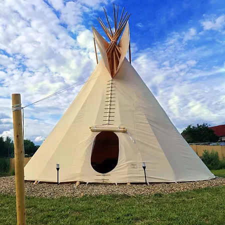 Campsite Teepee Camp Lounky Chodouny