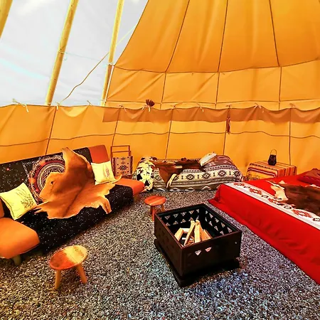 Teepee Camp Lounky Кемпинг