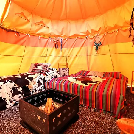 Campingplatz Teepee Camp Lounky *