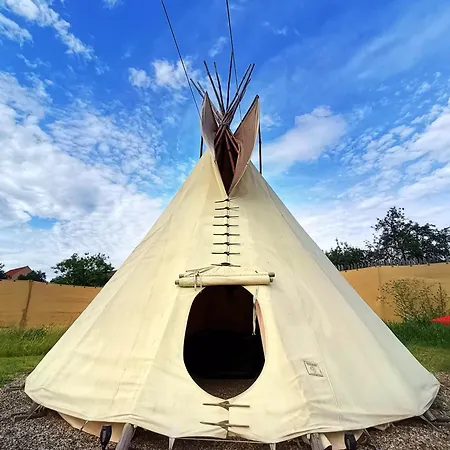 Teepee Camp Lounky Chodouny