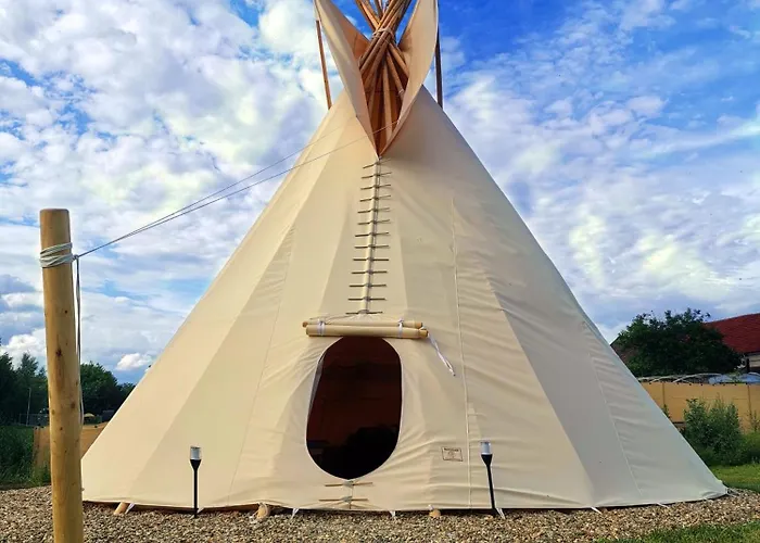 مكان تخييم Teepee Camp Lounky Chodouny