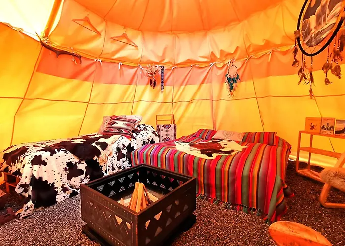 Campingplatz Teepee Camp Lounky *